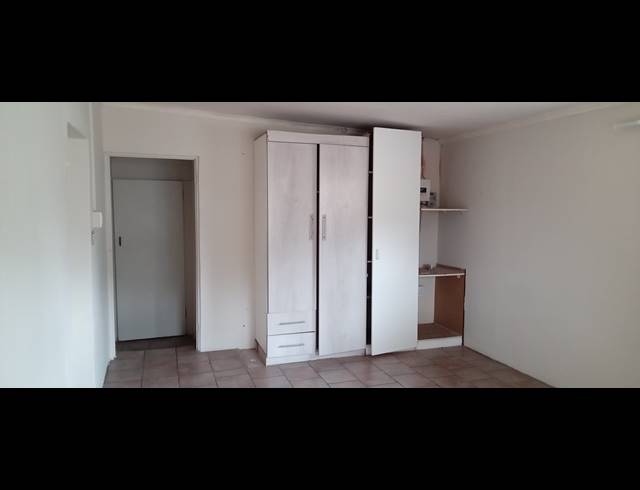 1 bed property to rent in ROSEVILLE